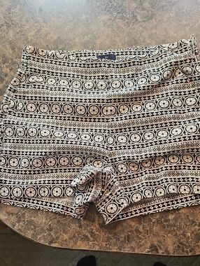 Gap Black & Cream Patterned Women’s Shorts